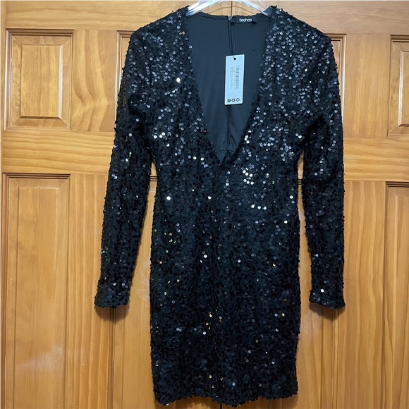Boohoo Black Deep Plunge Sequined Bodycon Dress Size 8 NWT - Picture 1 of 10
